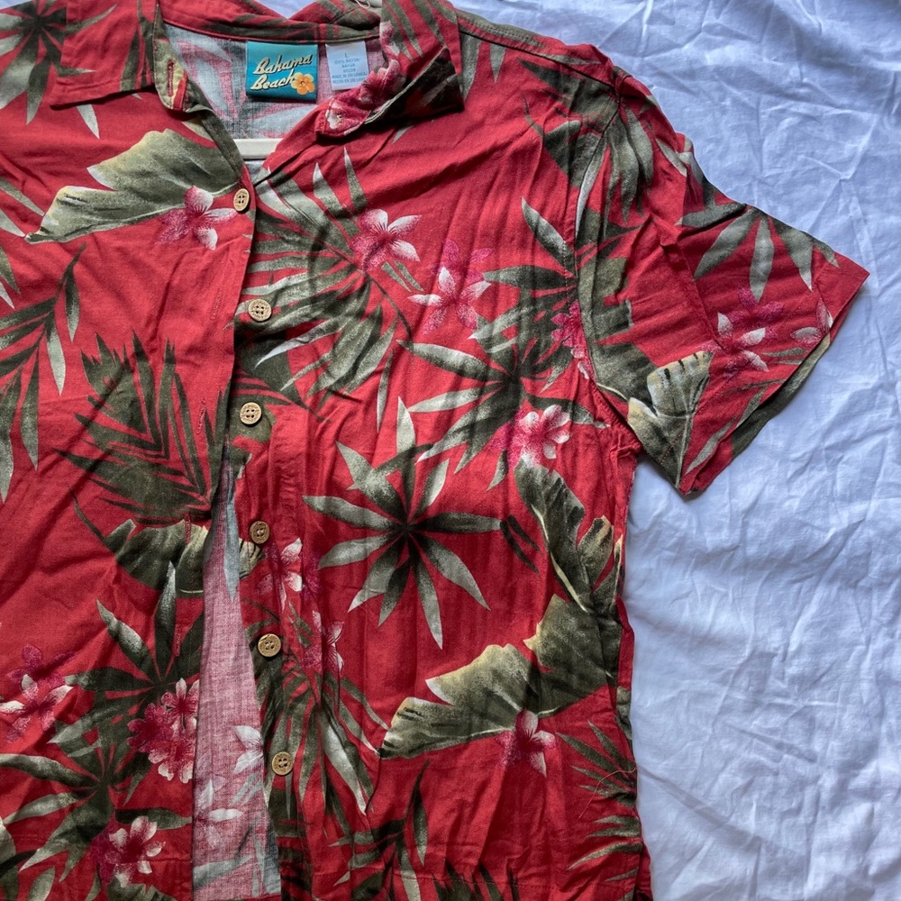 Fun Hawaiian button down - Picture 3 of 3